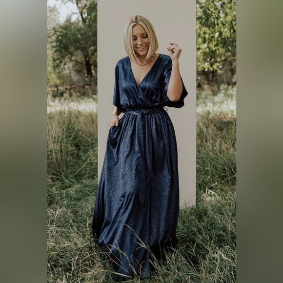 Baltic Born Dresses & Skirts - Baltic Born | Savannah Print Kimono Navy Blue Satin Maxi Dress Size Large